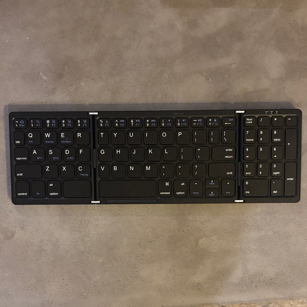 Black Compact Keyboard - Picture 3 of 6